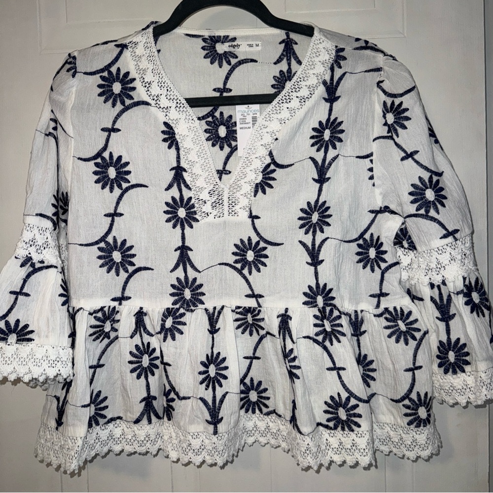 Maurice’s Edgely White and Navy Floral Blouse
